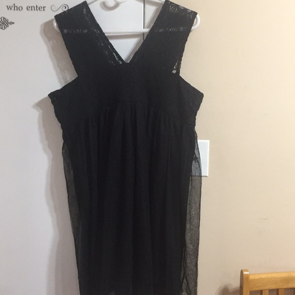 Dress - Picture 3 of 3